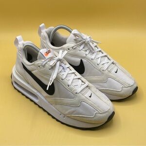 Nike White and Black Women's‎ Sneakers